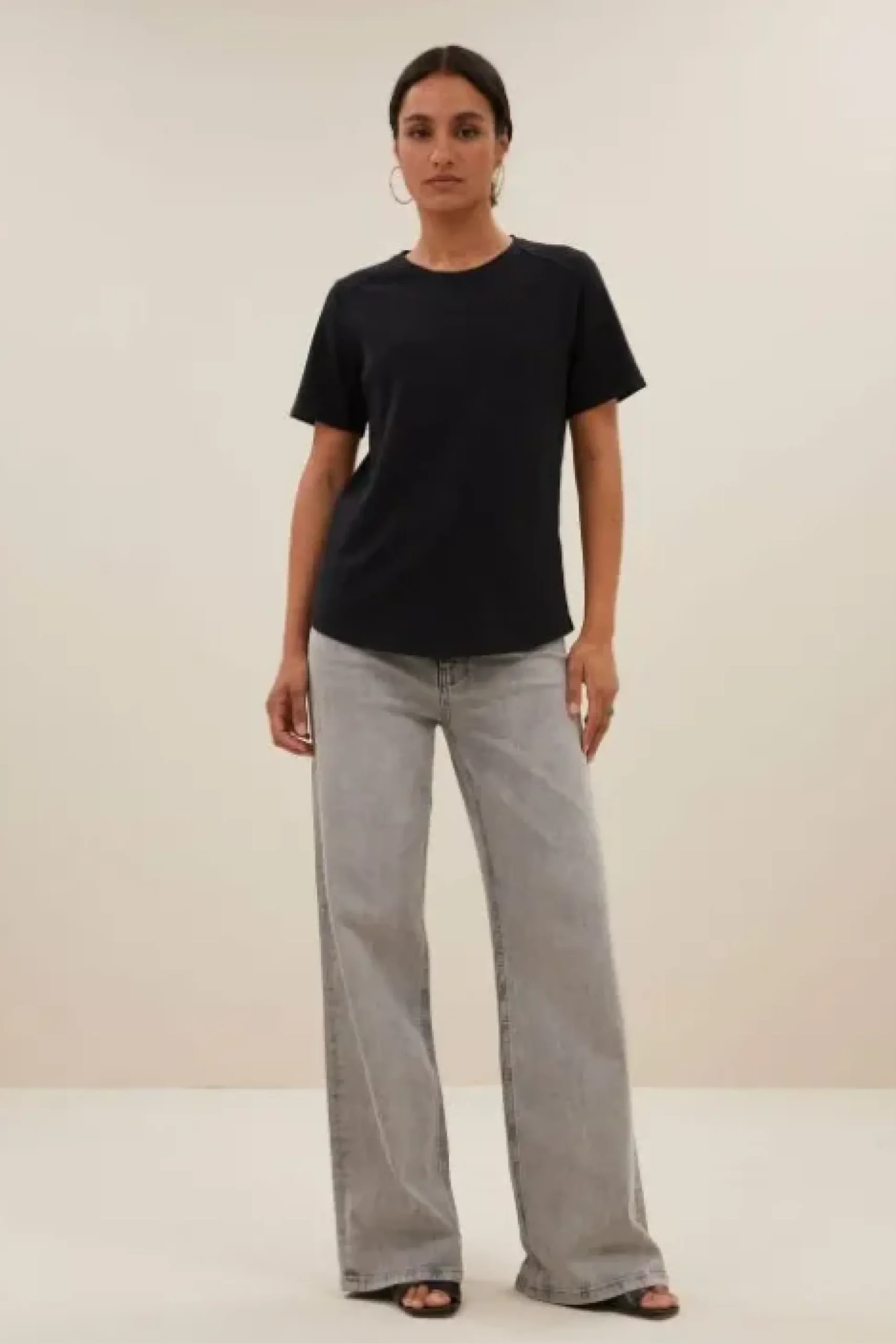 By bar Tops & T-shirts<holy logo top | jet black