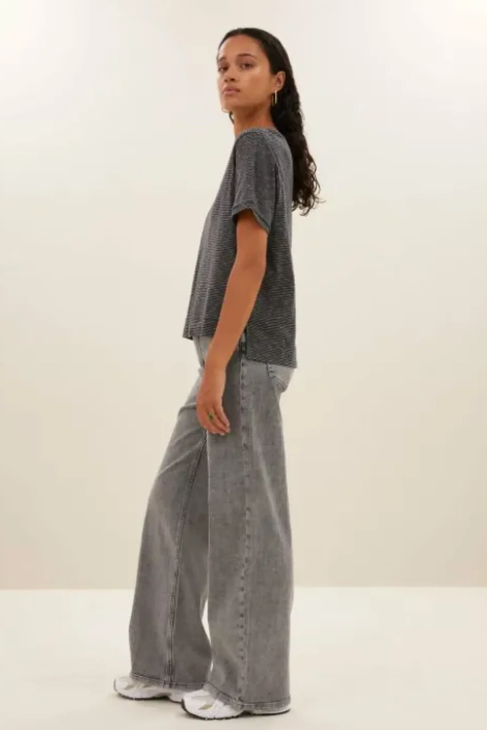 By bar Tops & T-shirts<hope thin stripe top | jet black