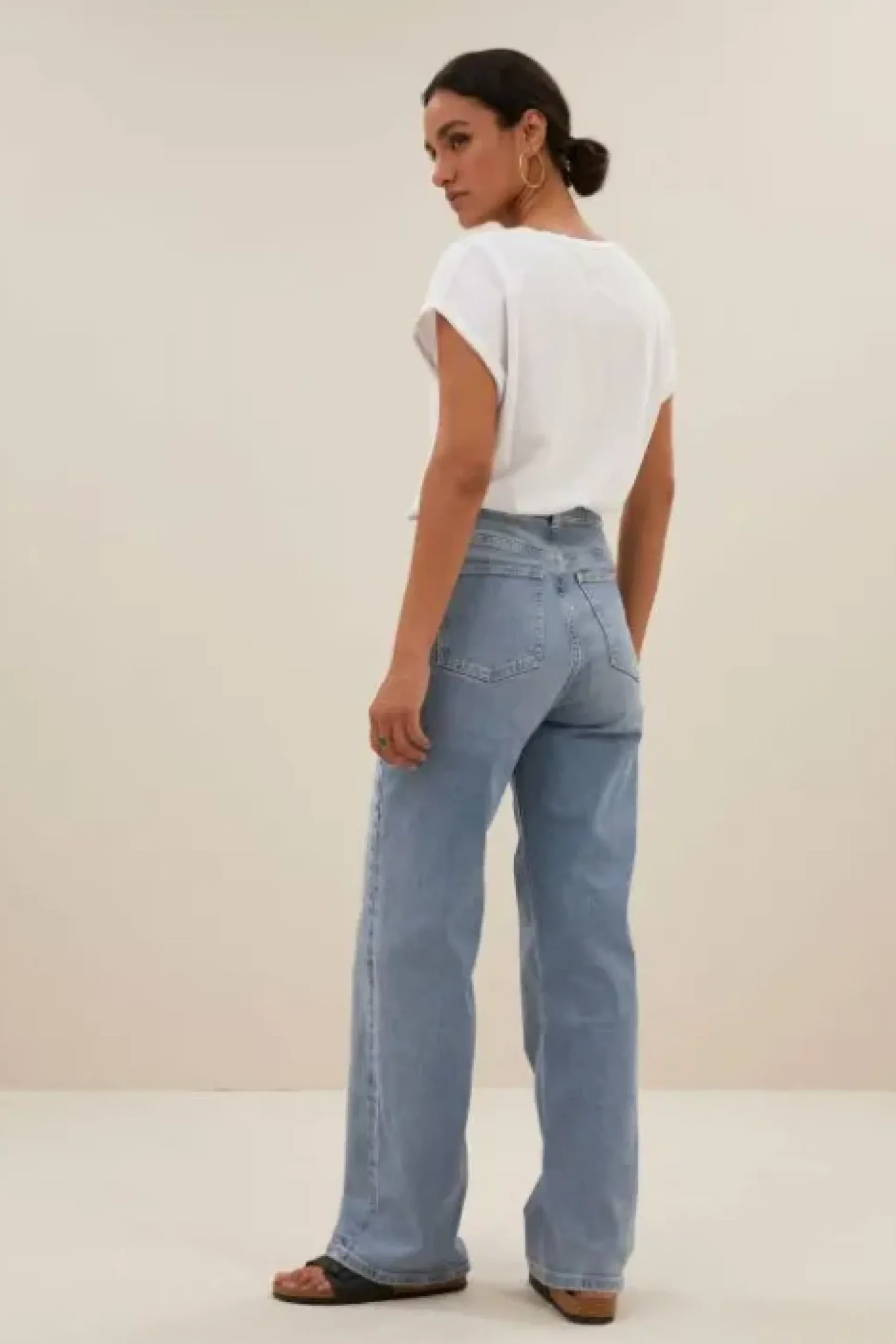 By bar Tops & T-shirts<momi logo top | bright white