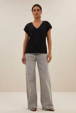 By bar Tops & T-shirts<momi logo top | jet black